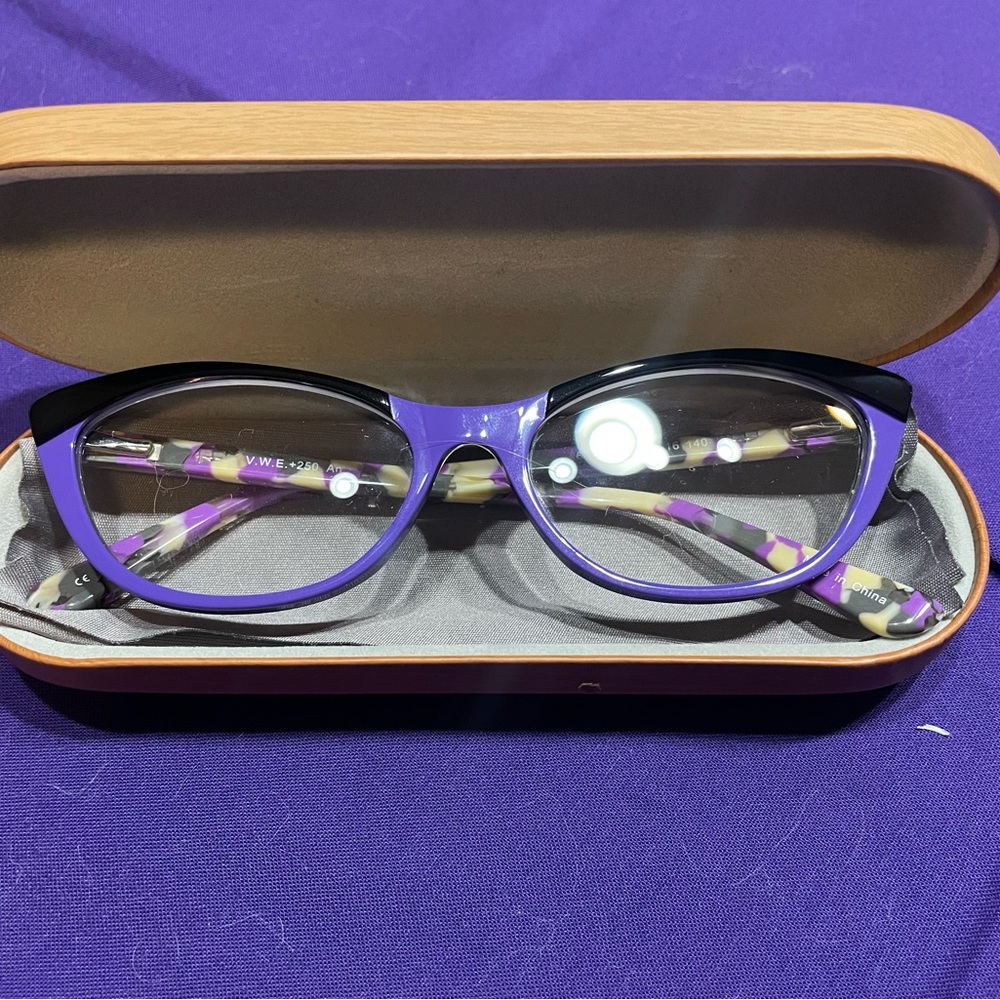 NWOT Purple cat eye readers.